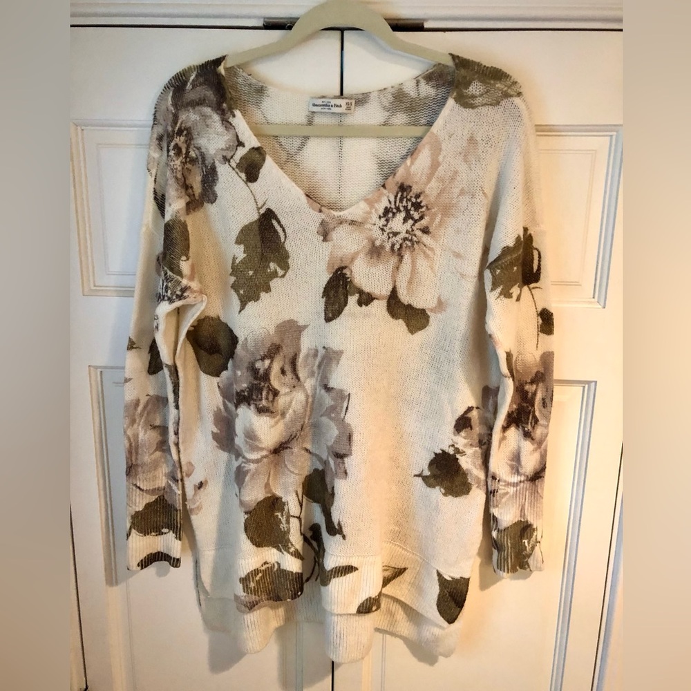 Abercrombie & Fitch Oversize Size Small Sweater